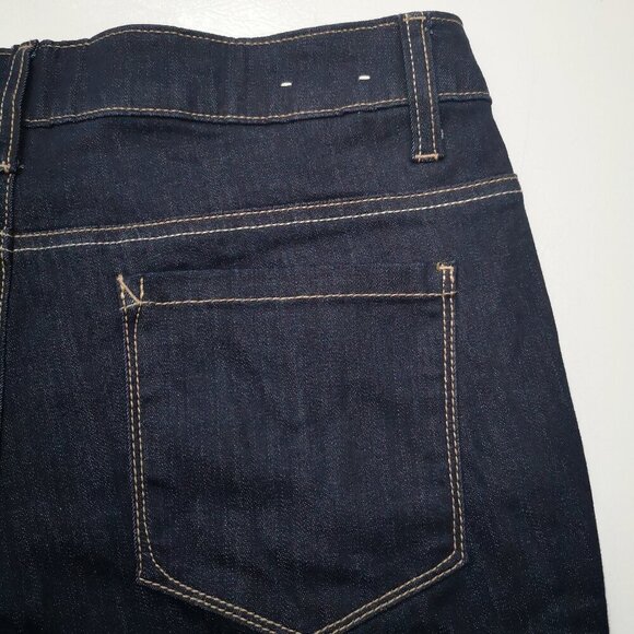 Santana Ladies Size 10 Dark Wash Slimmer Leg Zipper & Button Closure Jeans - Picture 7 of 13